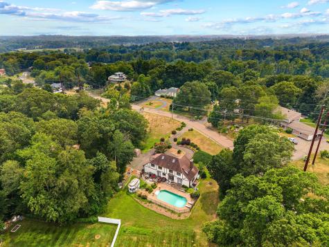 22 Hickory Hill Lane Branford CT 06405