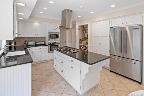 15 Tunxis Trail Redding CT 06896