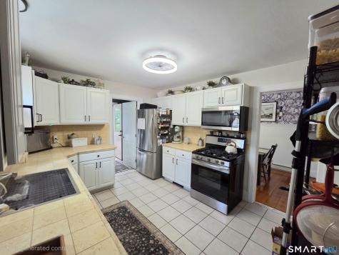 12 Mansfield Road New London CT 06320