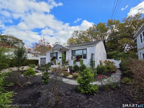 12 Mansfield Road New London CT 06320