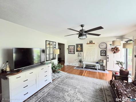 12 Mansfield Road New London CT 06320