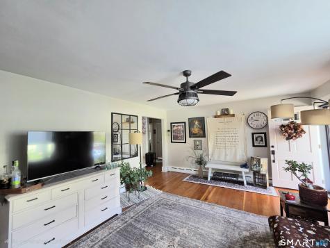 12 Mansfield Road New London CT 06320