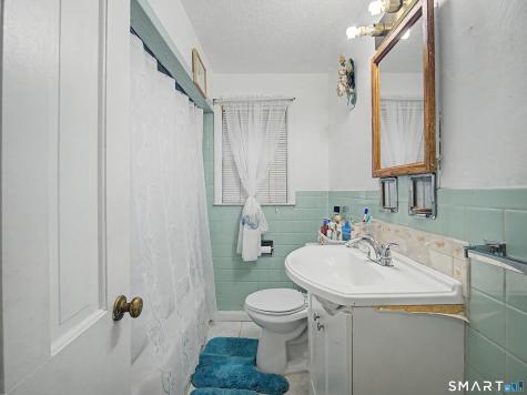 142 Travis Drive Bridgeport CT 06606