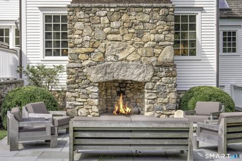 366 Hollow Tree Ridge Road Darien CT 06820