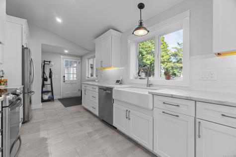 39 Gled Hill Street Stonington CT 06355