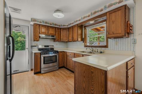 15 Pitcher Street Norwich CT 06360