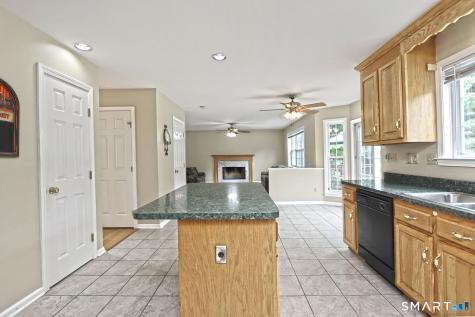 29 Commodore Hull Drive Derby CT 06418