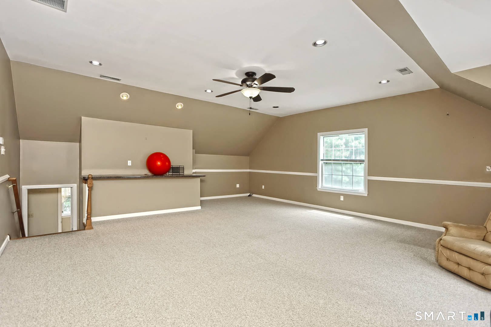 29 Commodore Hull Drive Derby CT 06418