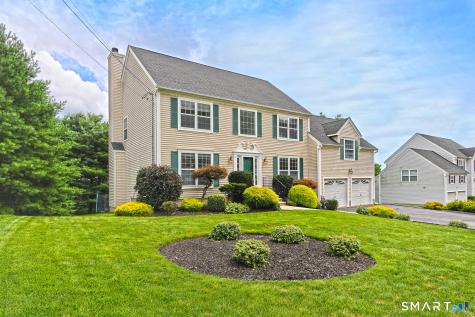 29 Commodore Hull Drive Derby CT 06418
