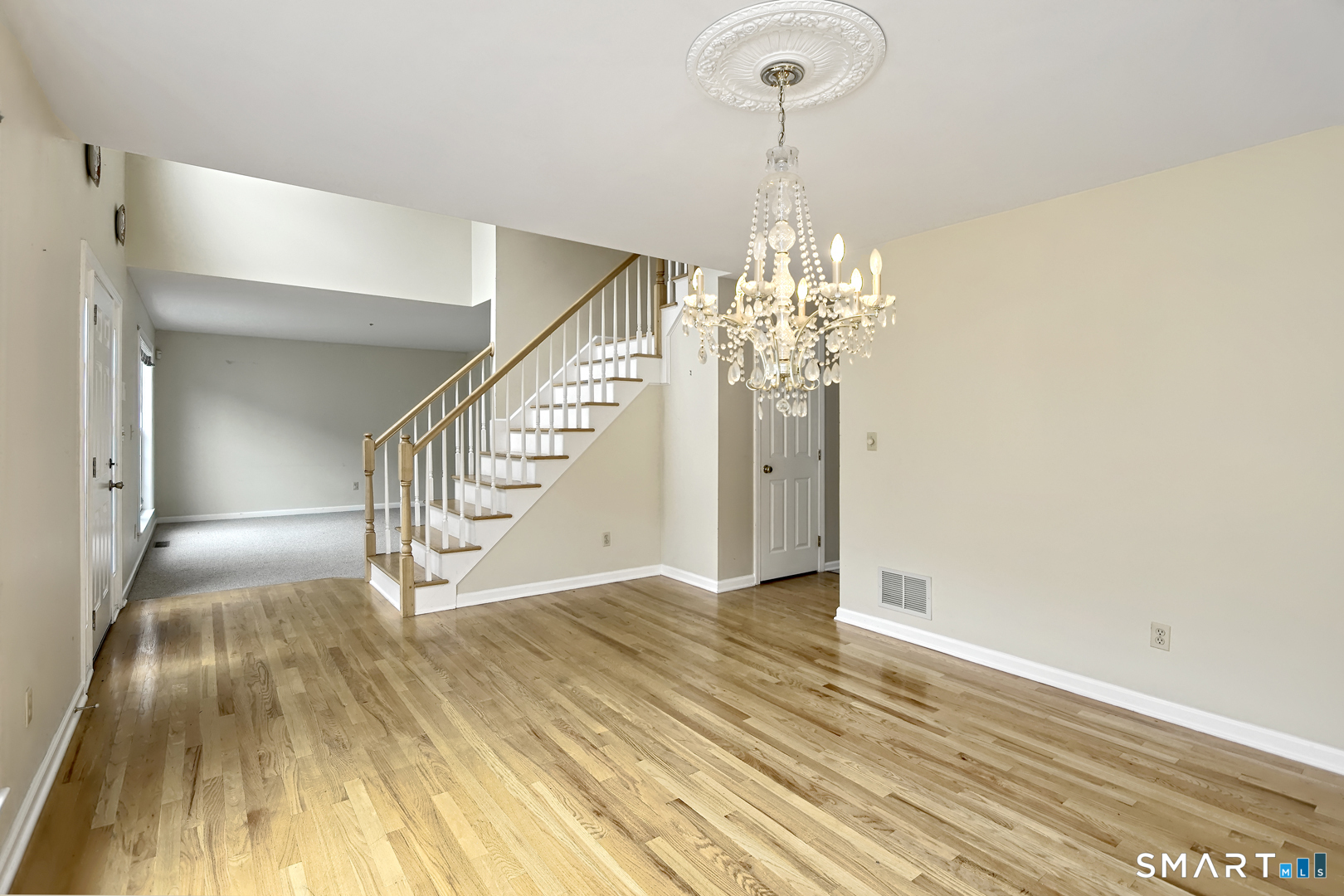 29 Commodore Hull Drive Derby CT 06418