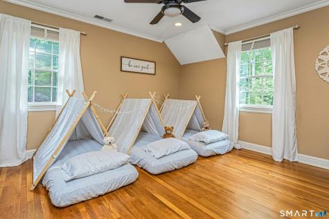 14 Turtle Ridge Court Ridgefield CT 06877