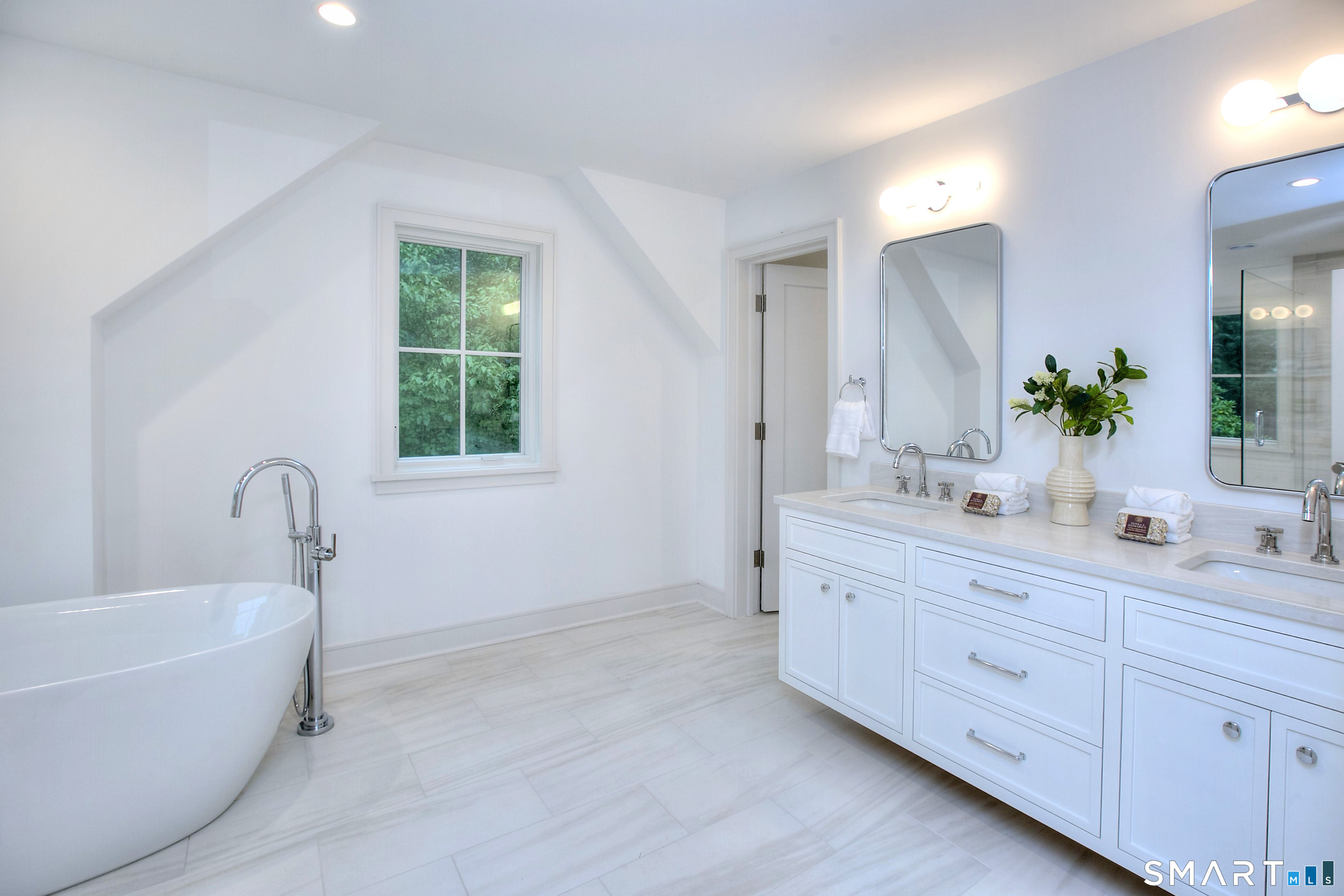131 Sasco Hill Road Fairfield CT 06824