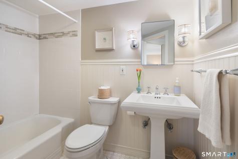 18 Cloverly Circle Norwalk CT 06855