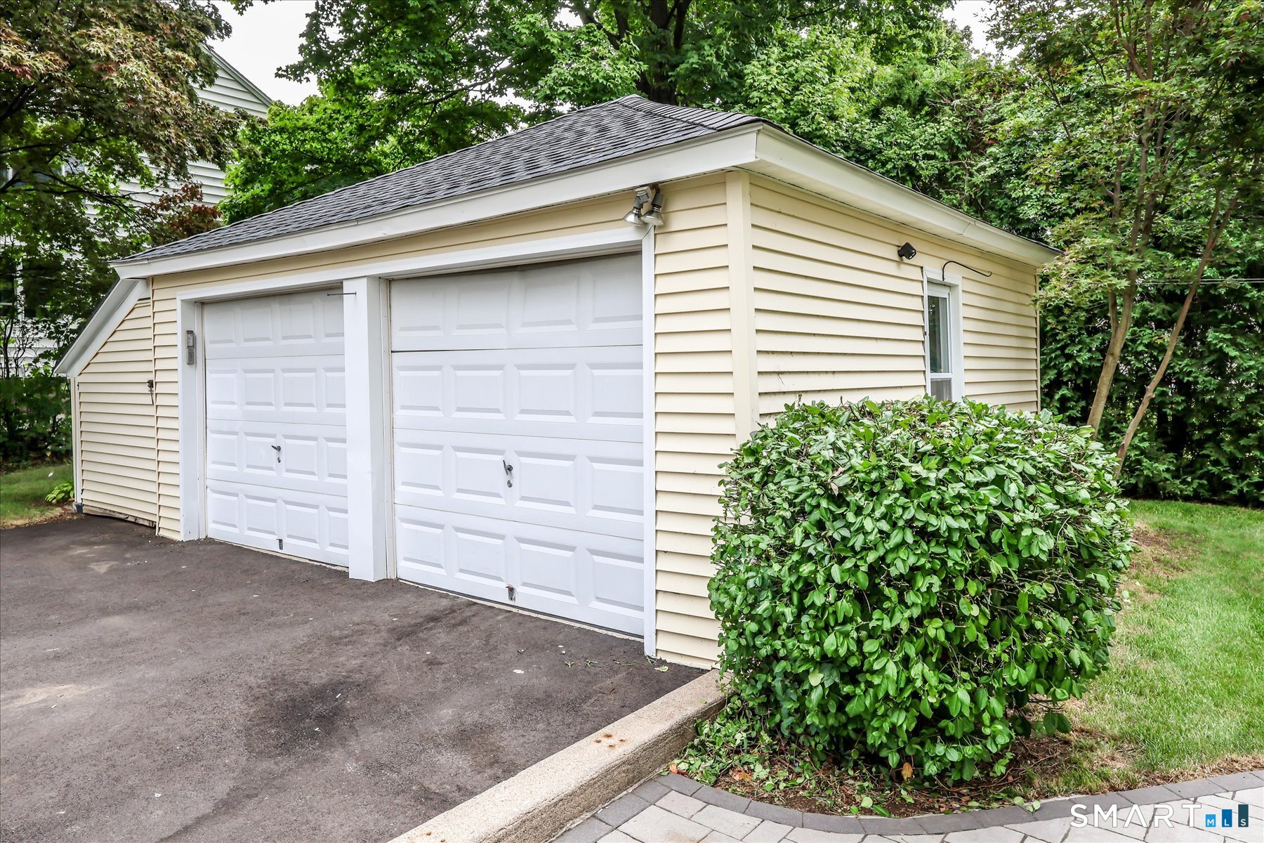 10 Crown Street Trumbull CT 06611