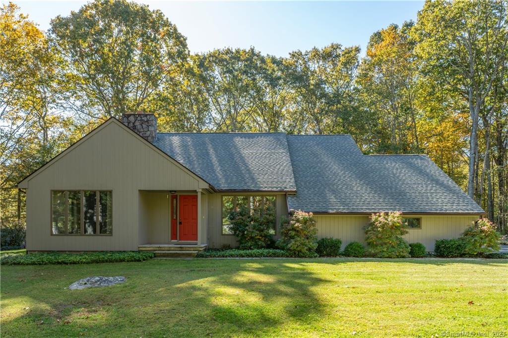 27 Huntington Way Ledyard CT 06339