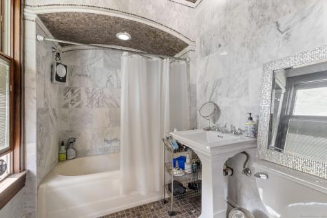 453 North Main Street Suffield CT 06078