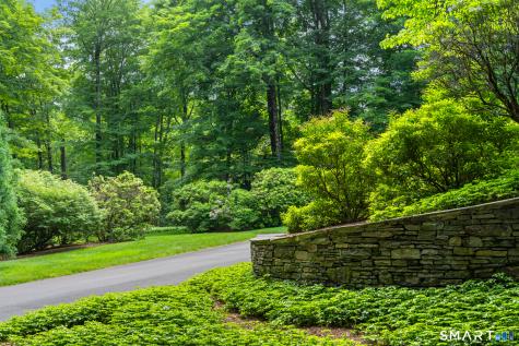 11 Stonebridge Lane West Hartford CT 06107