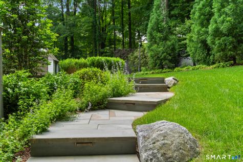 11 Stonebridge Lane West Hartford CT 06107