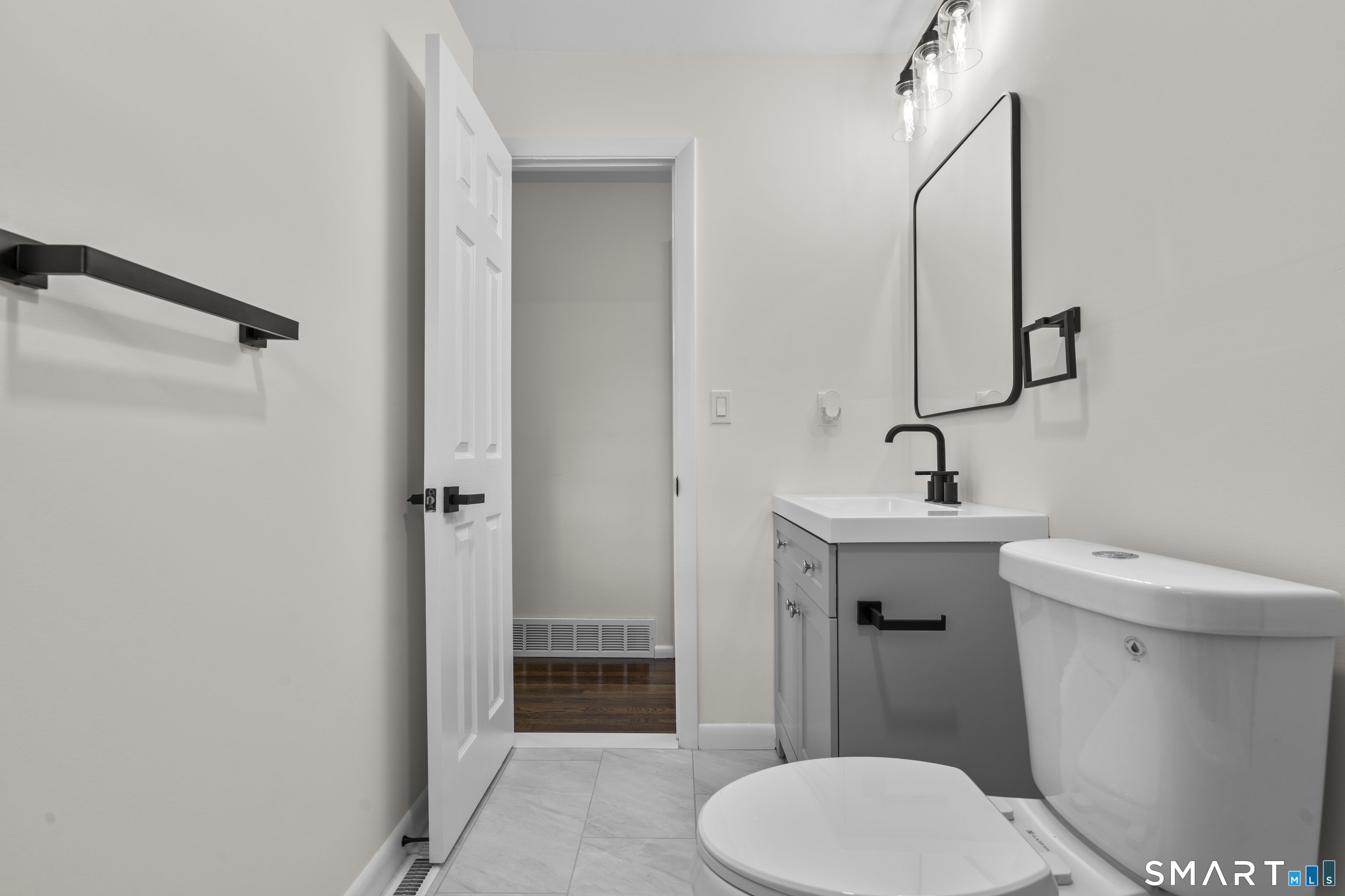 63 Eileen Road West Haven CT 06516