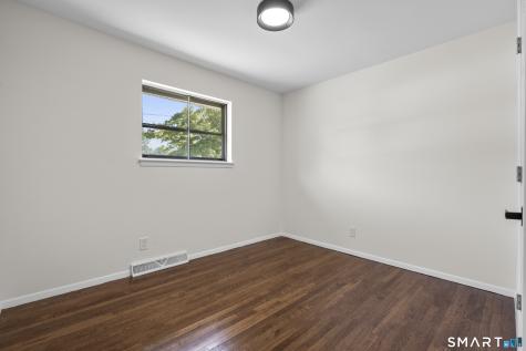 63 Eileen Road West Haven CT 06516