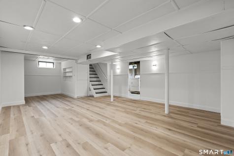 63 Eileen Road West Haven CT 06516