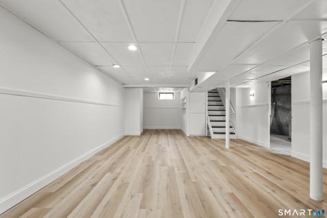 63 Eileen Road West Haven CT 06516