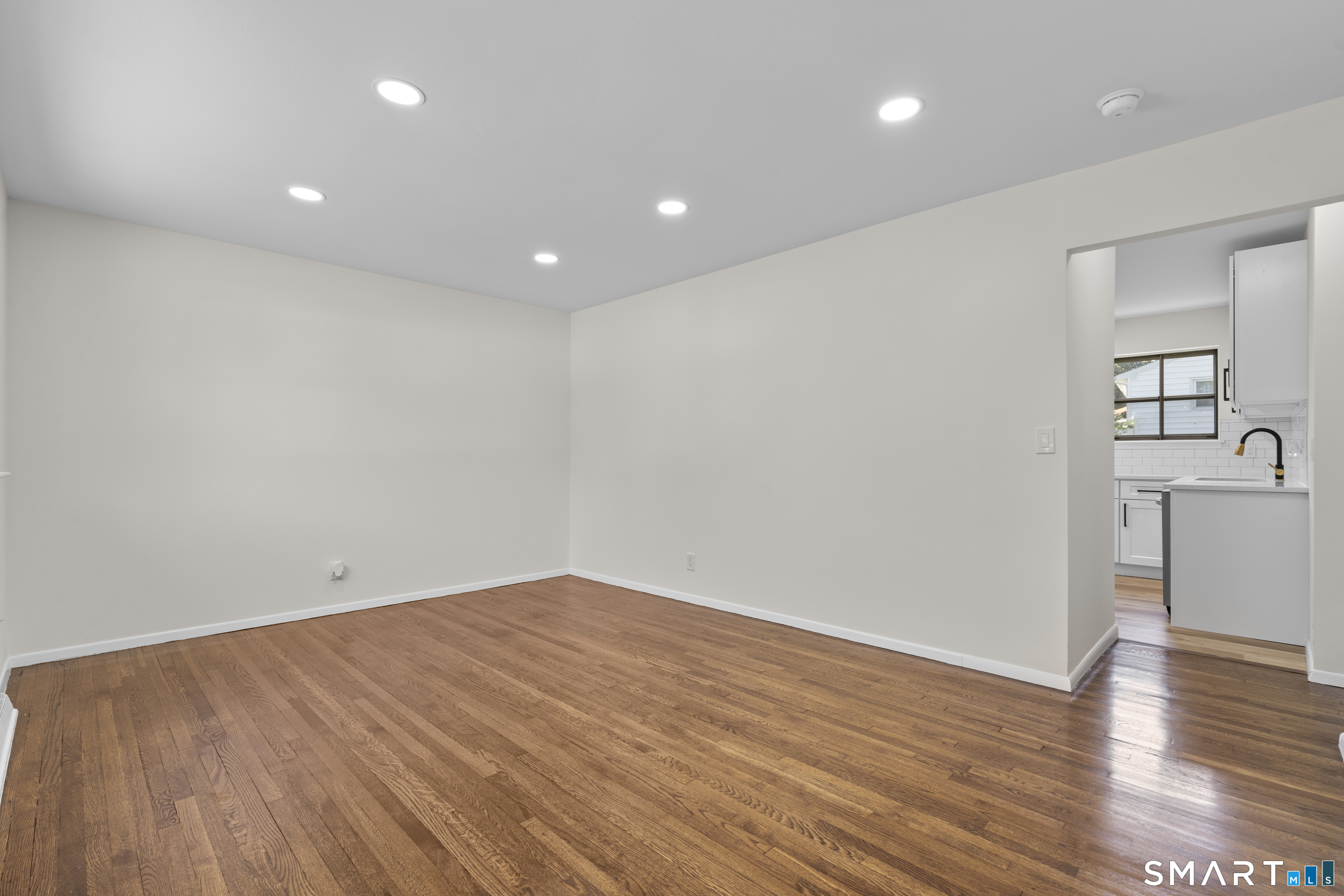 63 Eileen Road West Haven CT 06516