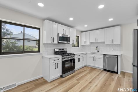 63 Eileen Road West Haven CT 06516