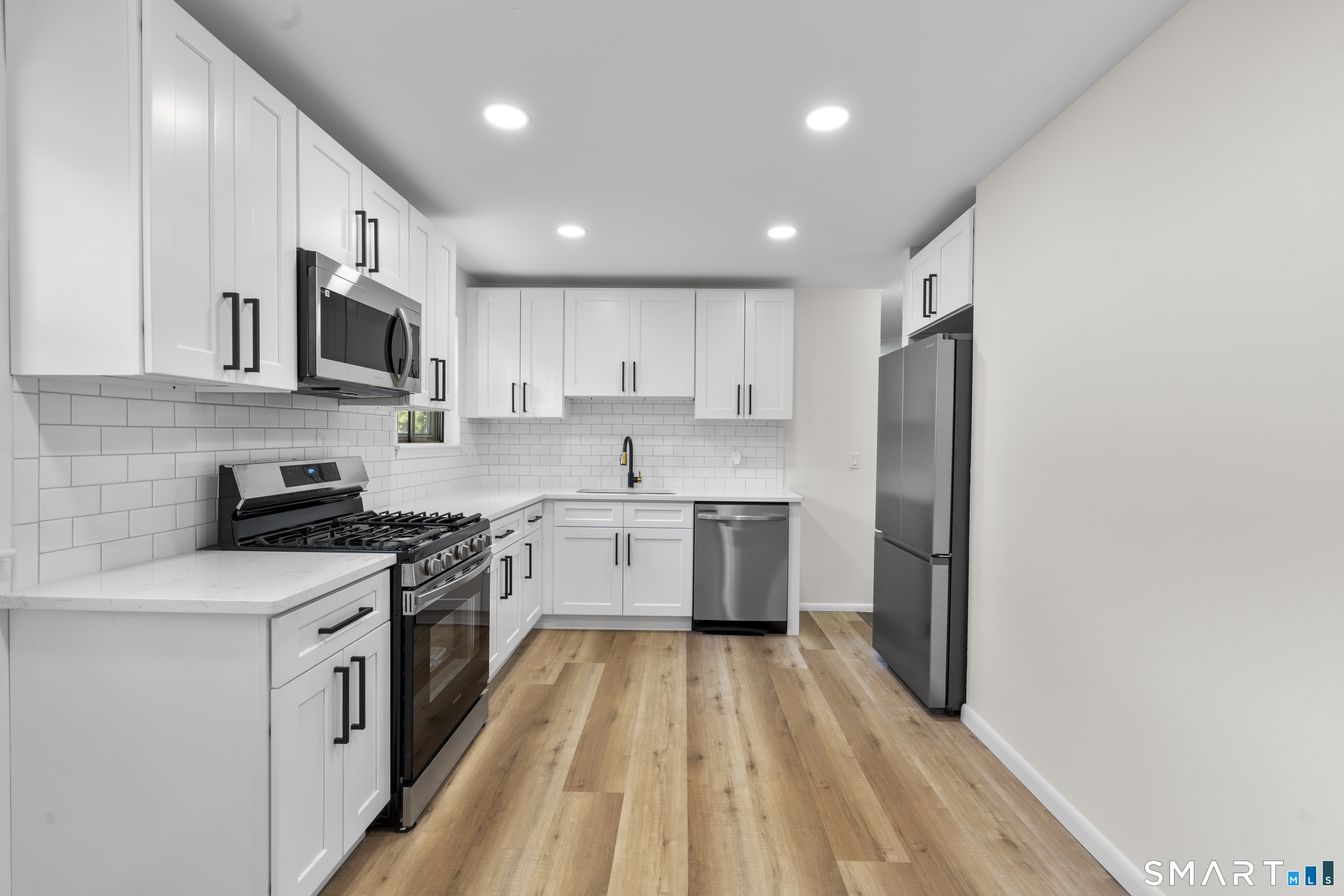 63 Eileen Road West Haven CT 06516