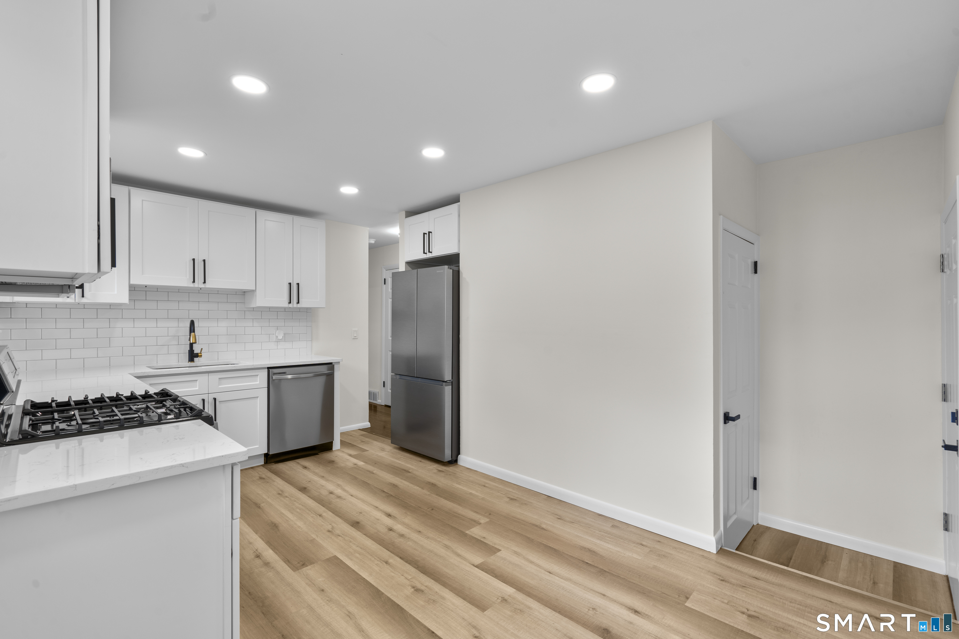 63 Eileen Road West Haven CT 06516