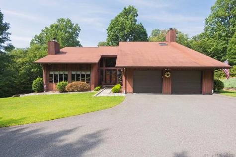 8 Round Hill Road Bridgewater CT 06752