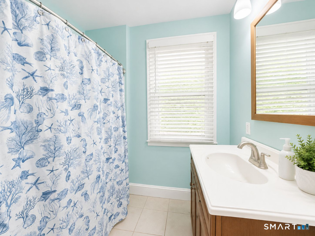 15 Ansonia Street Hartford CT 06114