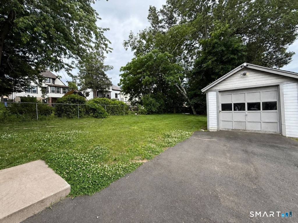 15 Ansonia Street Hartford CT 06114