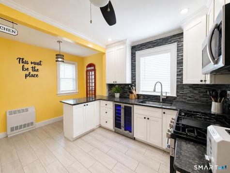 15 Ansonia Street Hartford CT 06114