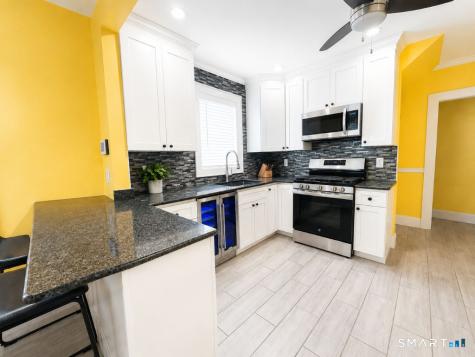 15 Ansonia Street Hartford CT 06114