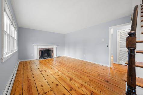 11 Glenwood South Park New London CT 06320