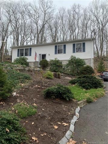 5 Foster Street Middlebury CT 06762