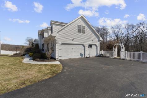 23 Country Lane Bethany CT 06524