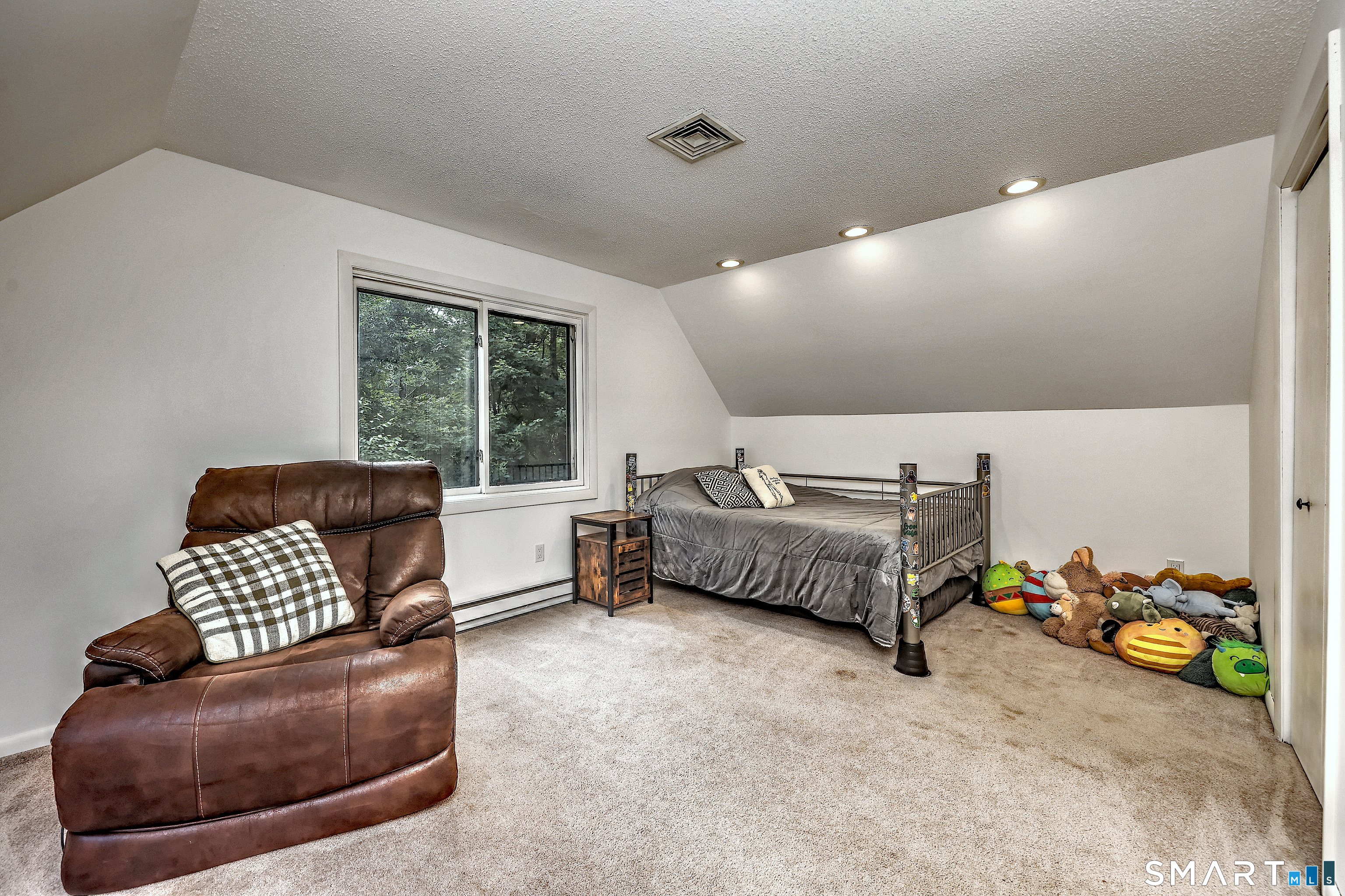 67 Woodcutters Drive Bethany CT 06524