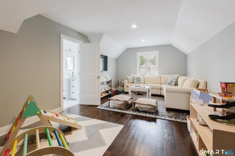 18 Charles Street Darien CT 06820