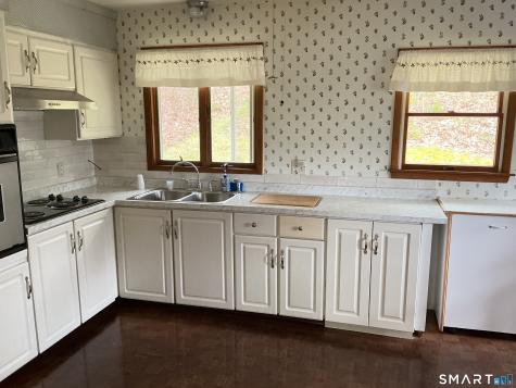 91 Beacon Manor Road Naugatuck CT 06770