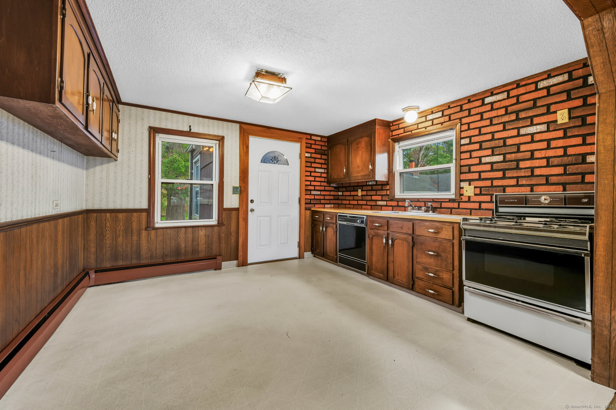 246 Main Street East Hartford CT 06118