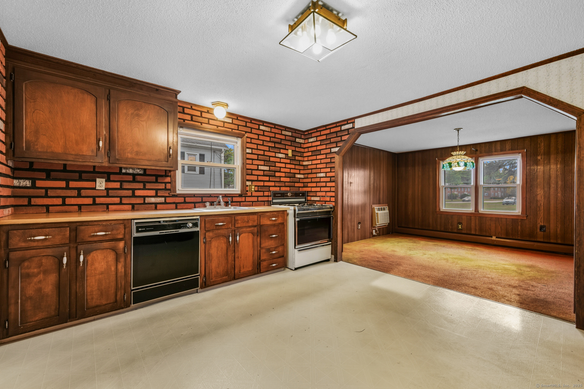 246 Main Street East Hartford CT 06118