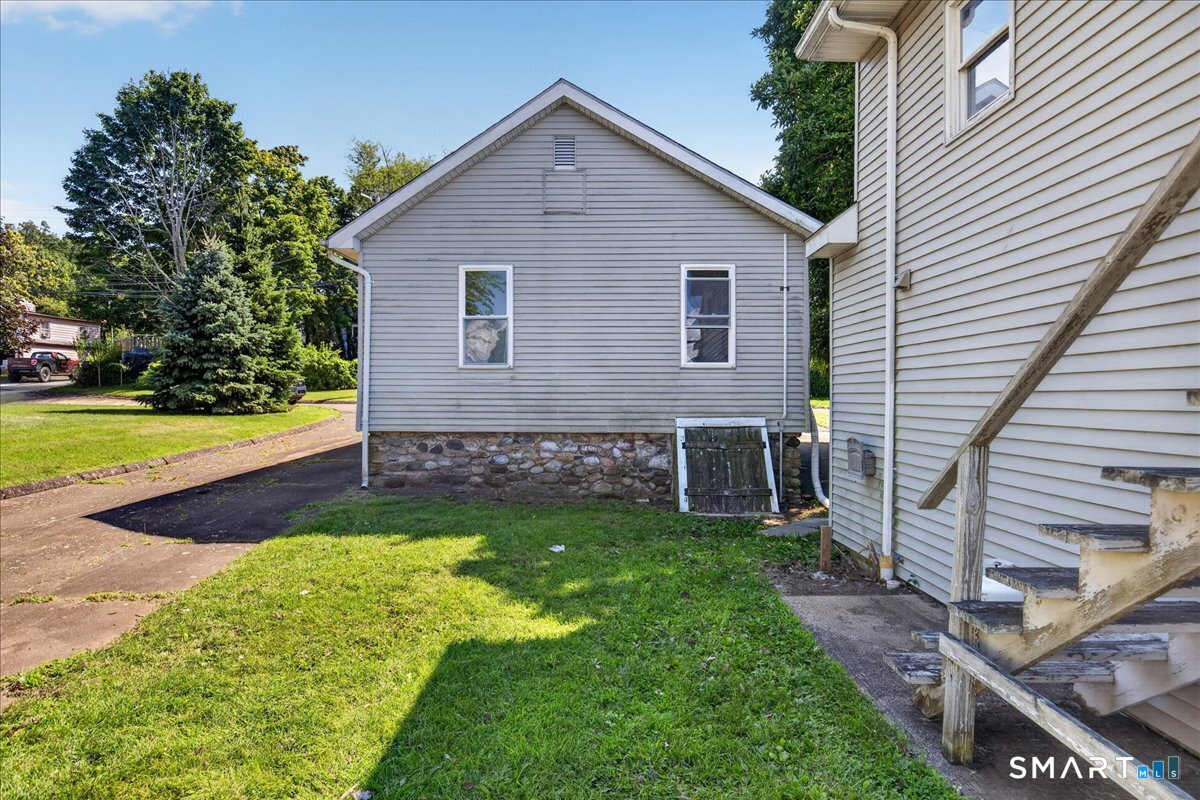 21 Edgemere Road East Haven CT 06512