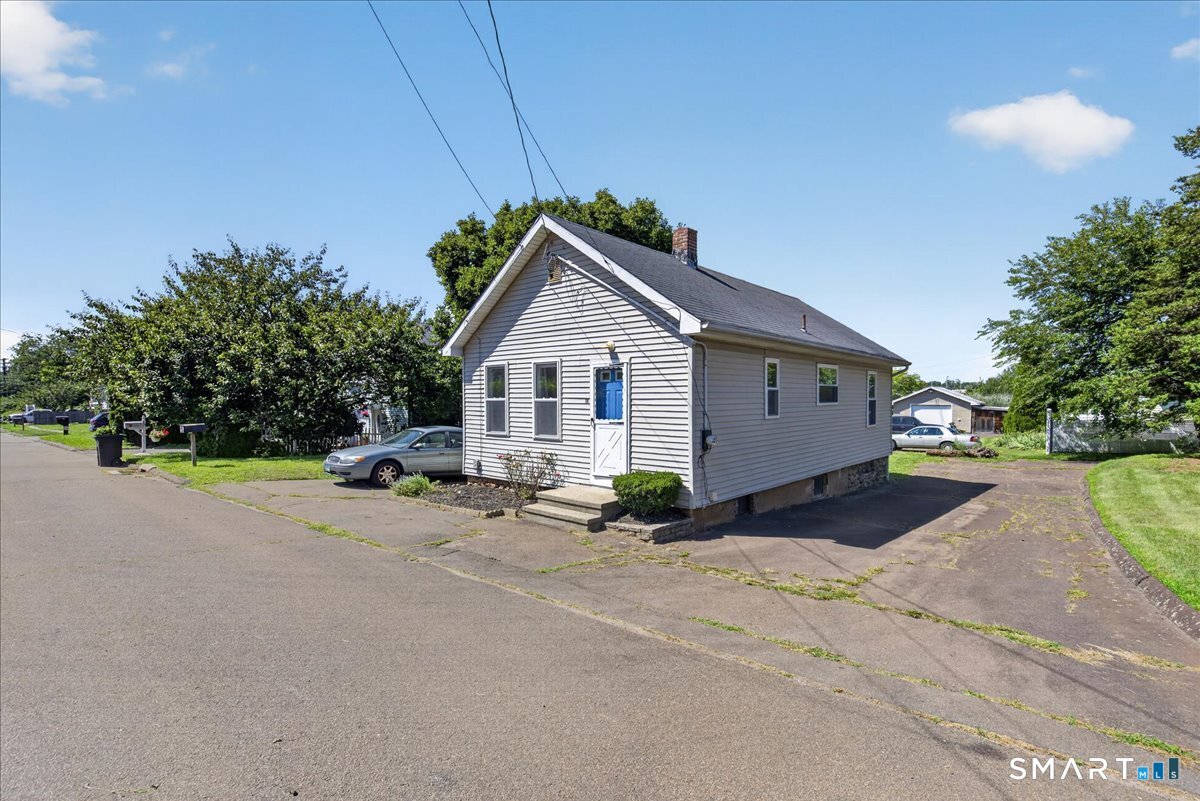 21 Edgemere Road East Haven CT 06512