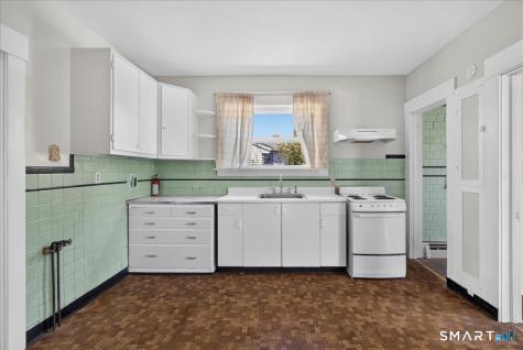 21 Edgemere Road East Haven CT 06512