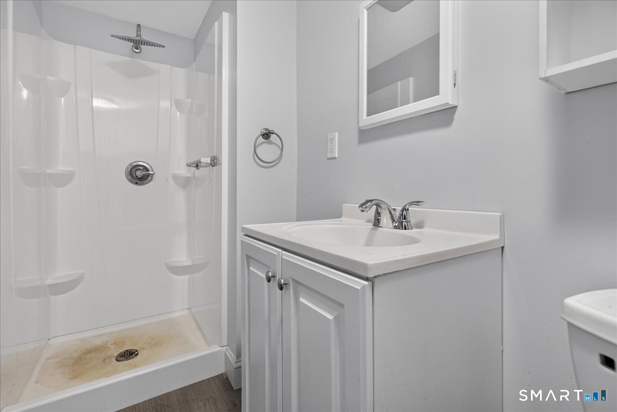 21 Edgemere Road East Haven CT 06512