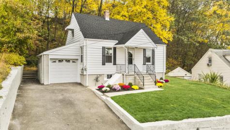 43 Coppola Terrace Derby CT 06418