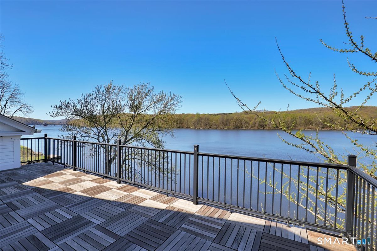 30 Knowles Road East Hampton CT 06424