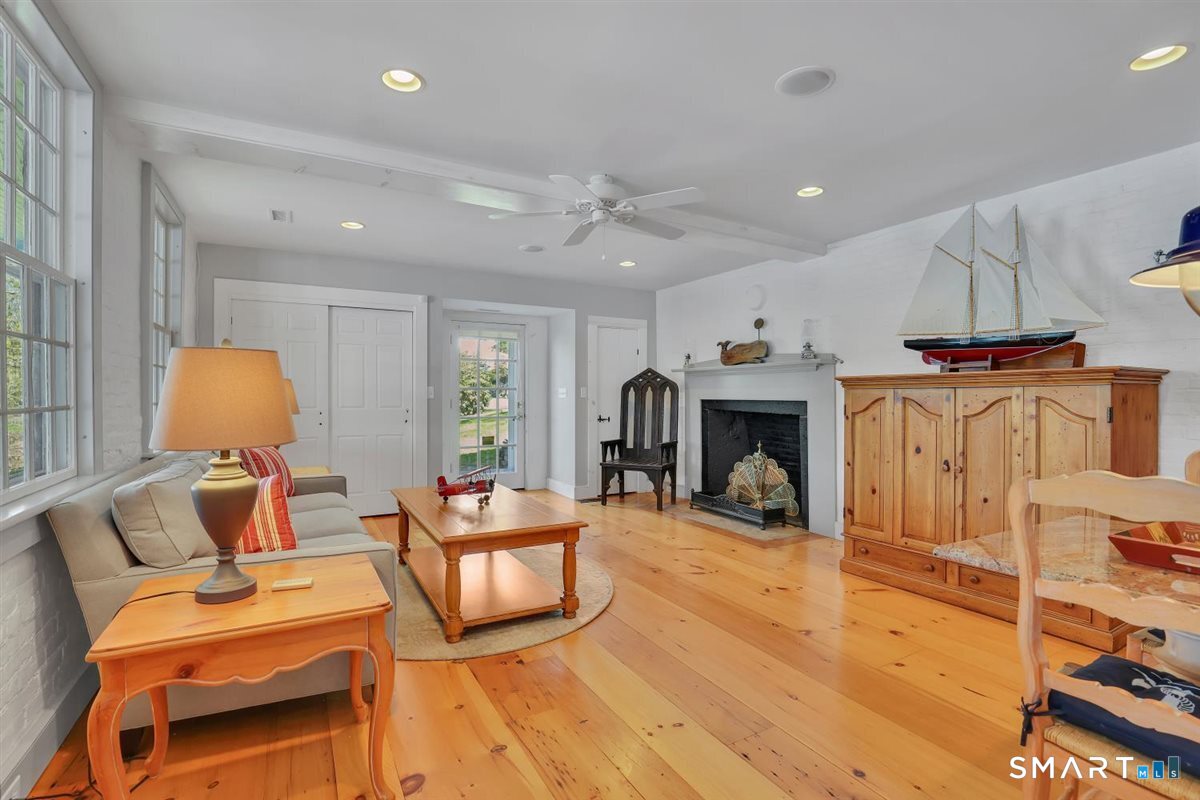 30 Knowles Road East Hampton CT 06424